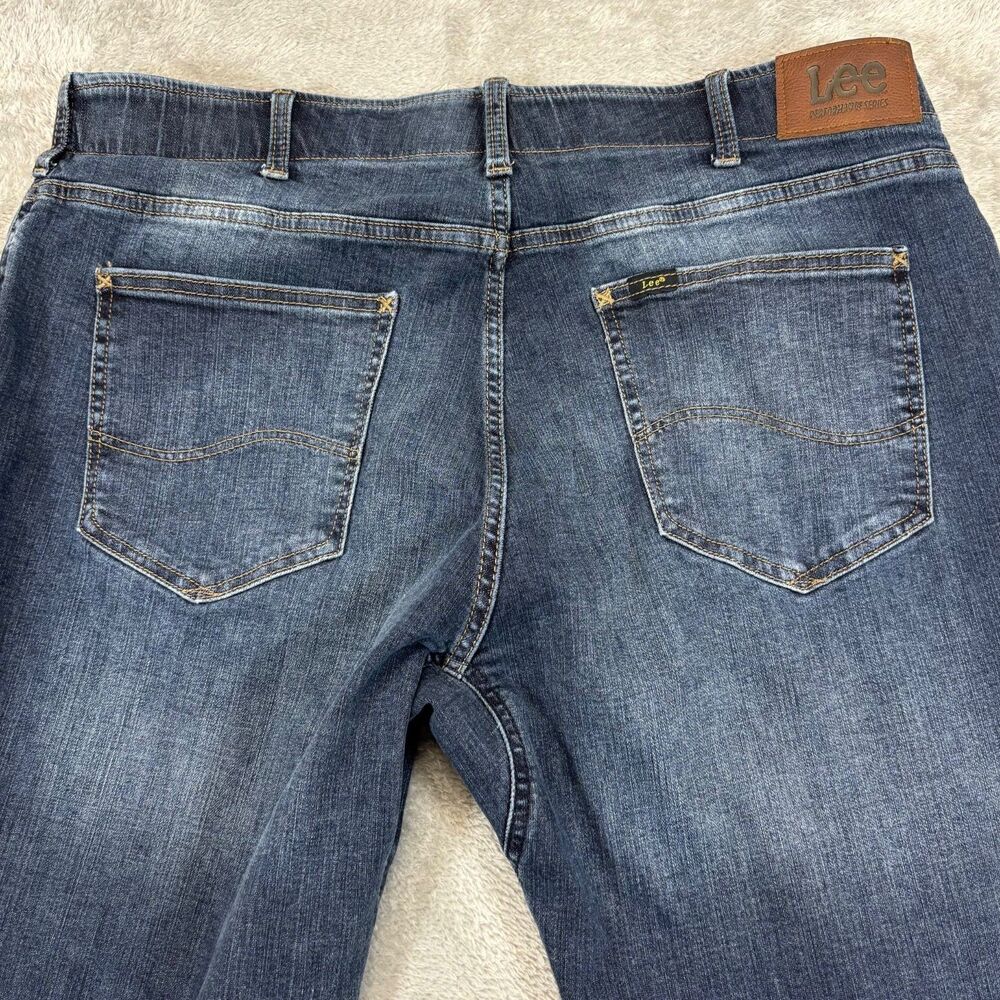 Lee Jeans Men's 38x32* Blue Denim Extreme Motion Straight Fit Tapered Leg Casual - Picture 5 of 12